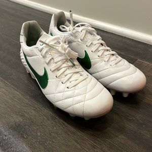 Nike Tiempo Legend IV Soccer Cleats Shoes 454316 130 white Youth / Men’s Size 4
